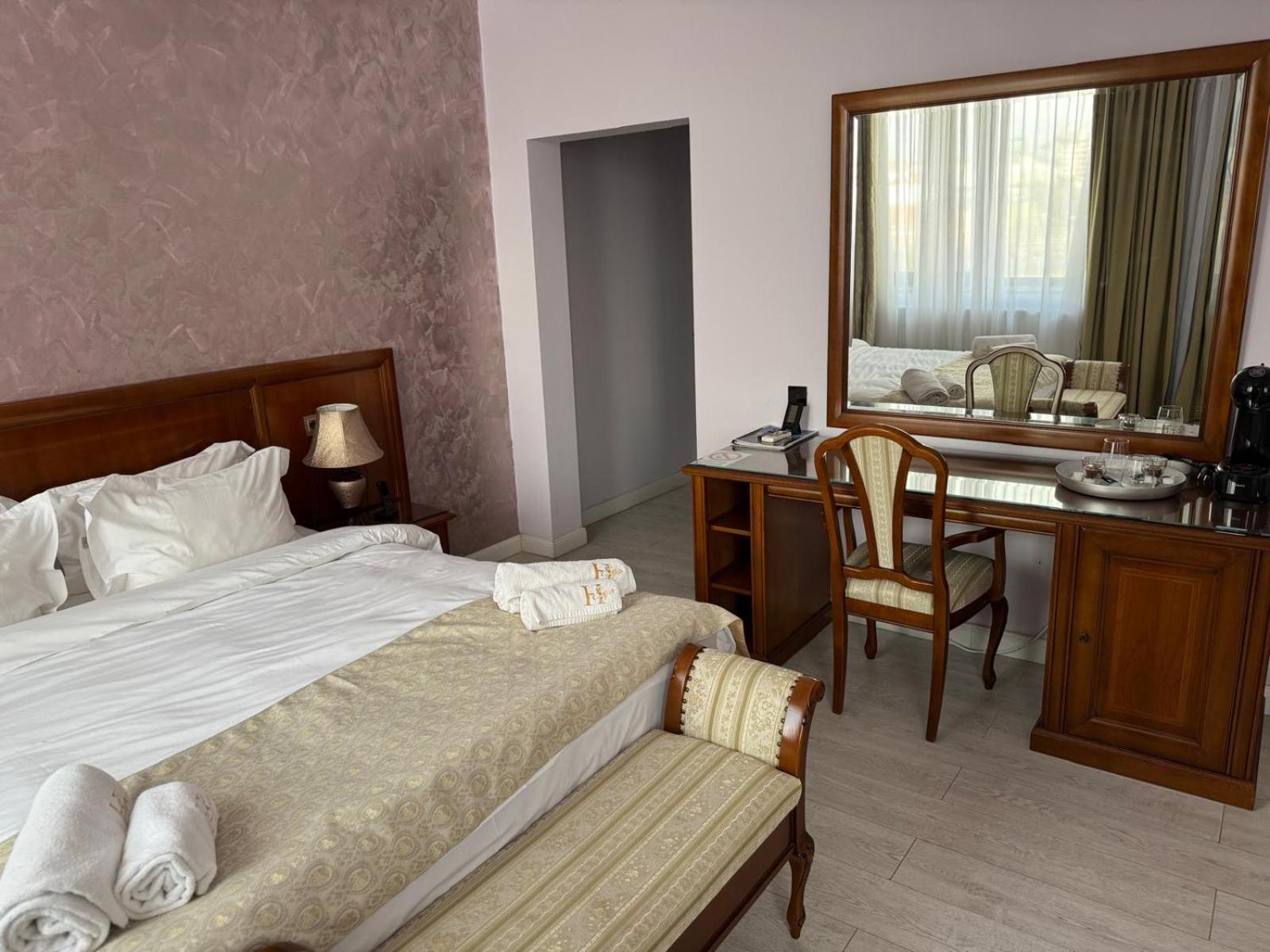 Hego (Adults Only) Hotel Hunedoara Eksteriør billede